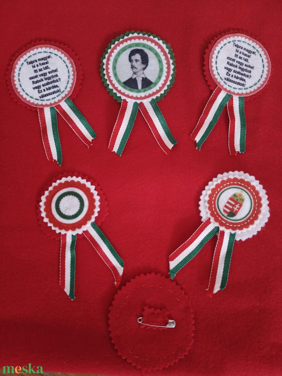 Nemzeti színű kitűző-felnőtteknek  - ékszer - kitűző és bross - Meska.hu