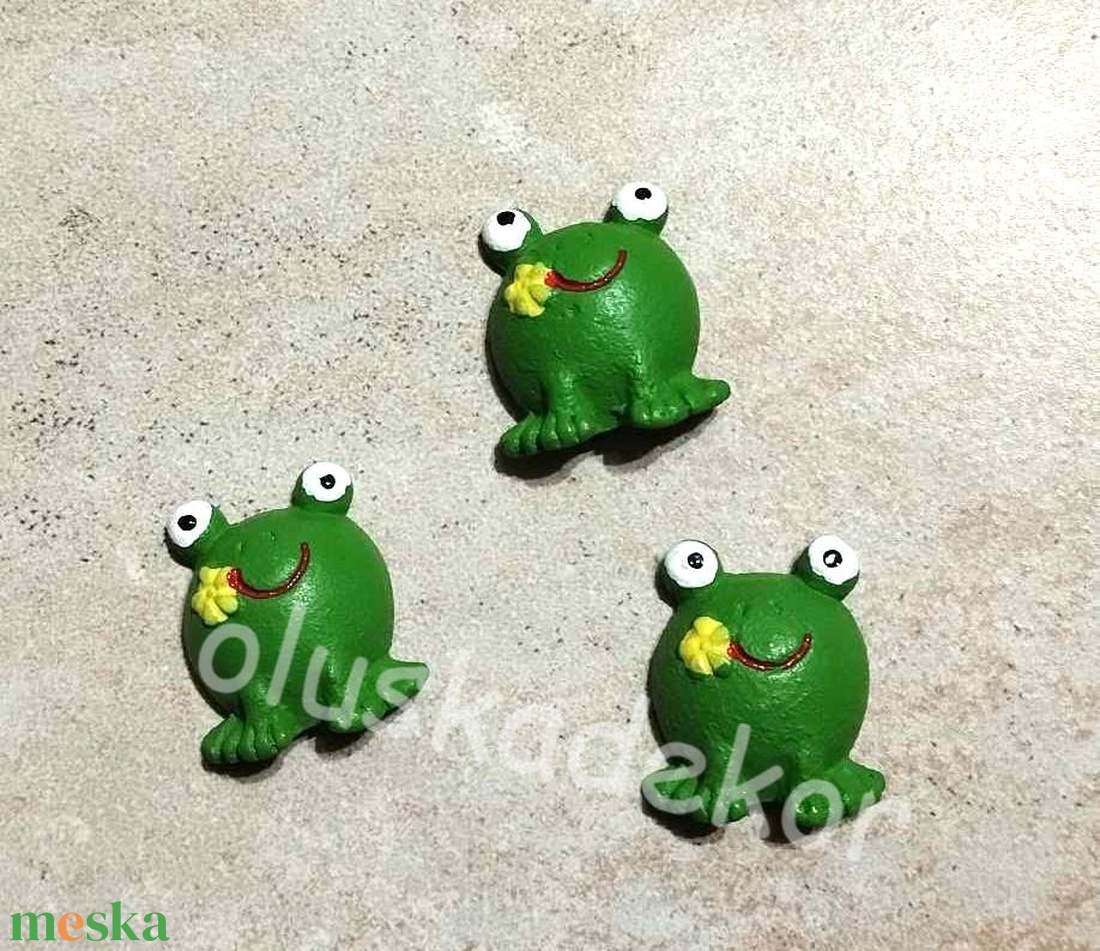 Béka, dagadt madár - tyúk, öntapadós 3,5cm - kellékek & szerszámok - dekorációs kellékek - figurák - Meska.hu Béka, dagadt madár - tyúk, öntapadós 3,5cm - kellékek & szerszámok - dekorációs kellékek - figurák - Meska.hu