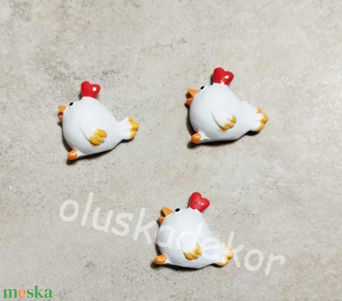 Béka, dagadt madár - tyúk, öntapadós 3,5cm - kellékek & szerszámok - dekorációs kellékek - figurák - Meska.hu Béka, dagadt madár - tyúk, öntapadós 3,5cm - kellékek & szerszámok - dekorációs kellékek - figurák - Meska.hu