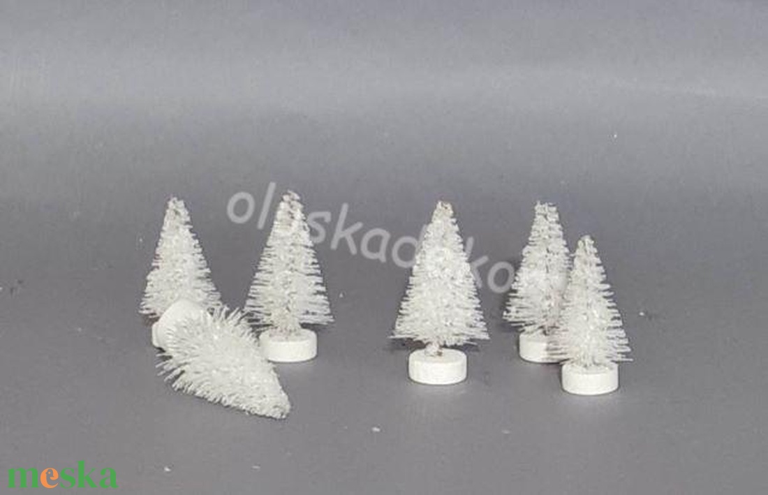 Dekor fenyő, fehér, havas, karácsonyi, tündérkert dekoráció, 5cm - kellékek & szerszámok - dekorációs kellékek - egyéb kellékek - Meska.hu Dekor fenyő, fehér, havas, karácsonyi, tündérkert dekoráció, 5cm - kellékek & szerszámok - dekorációs kellékek - egyéb kellékek - Meska.hu