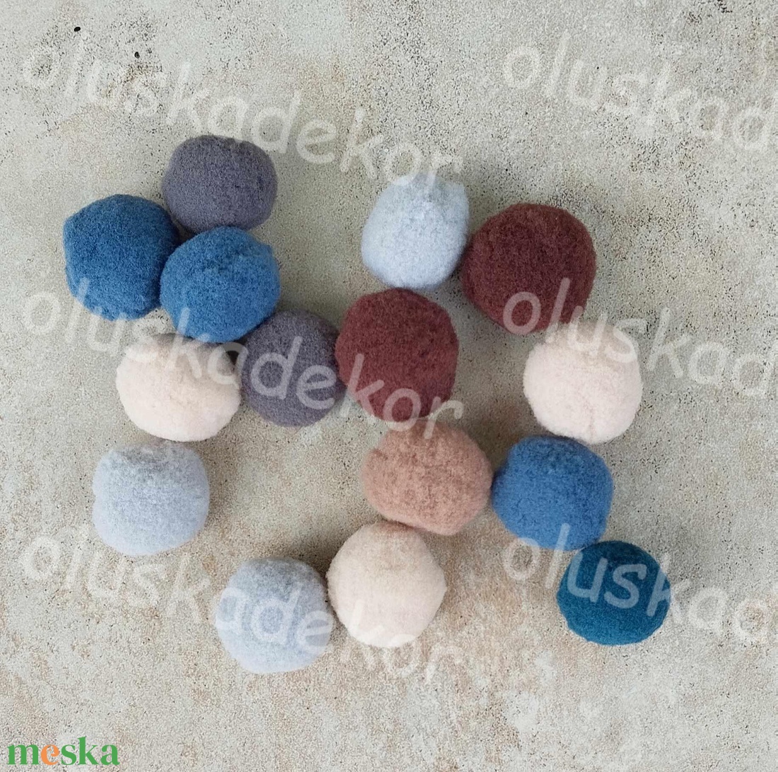 Kasmír Kashmir golyó, pompon, dekor alapanyag, 3cm, 10db/cs. - kellékek & szerszámok - dekorációs kellékek - egyéb kellékek - Meska.hu Kasmír Kashmir golyó, pompon, dekor alapanyag, 3cm, 10db/cs. - kellékek & szerszámok - dekorációs kellékek - egyéb kellékek - Meska.hu