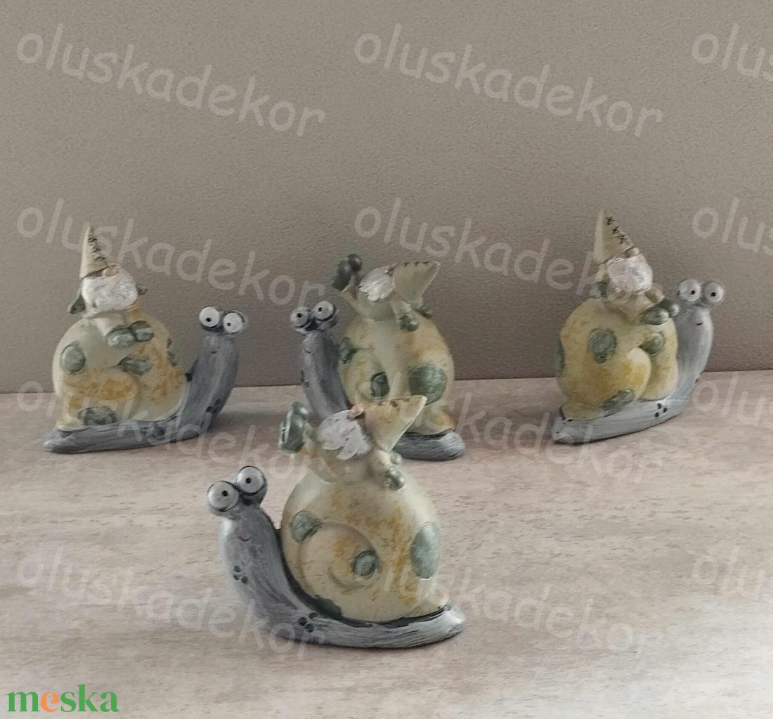 Manó csigán, kerámia tavaszi, nyári figura, 2 féle, 7 x 8 x 3cm - kellékek & szerszámok - dekorációs kellékek - figurák - Meska.hu Manó csigán, kerámia tavaszi, nyári figura, 2 féle, 7 x 8 x 3cm - kellékek & szerszámok - dekorációs kellékek - figurák - Meska.hu