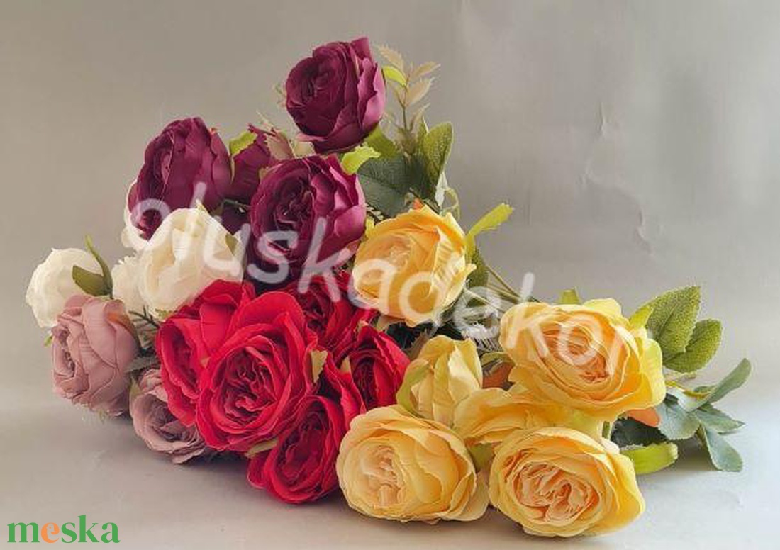 Rózsacsokor 6 fej,több színben 32cm - kellékek & szerszámok - dekorációs kellékek - egyéb kellékek - Meska.hu Rózsacsokor 6 fej,több színben 32cm - kellékek & szerszámok - dekorációs kellékek - egyéb kellékek - Meska.hu