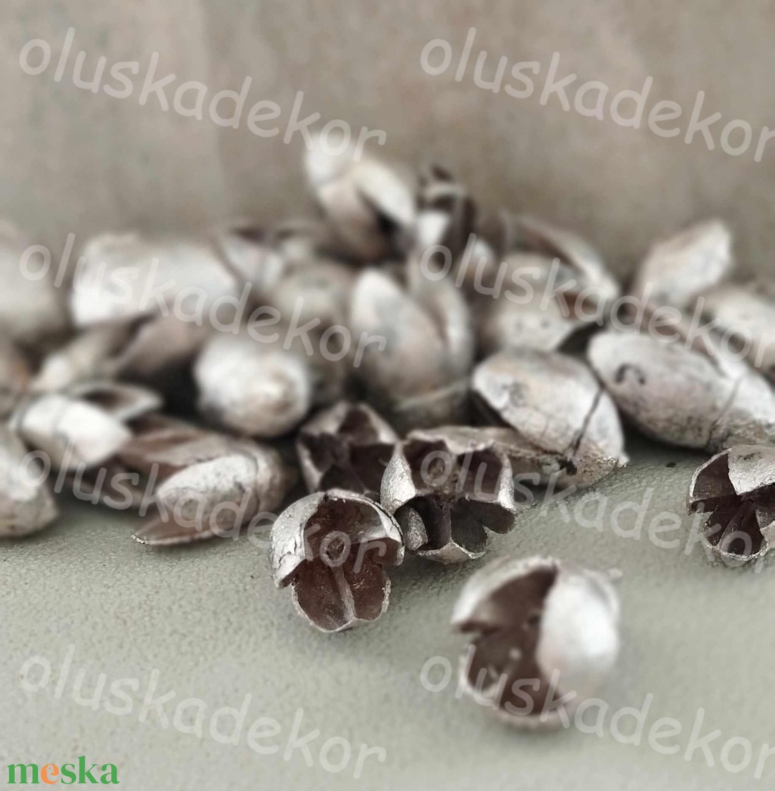 Bakuli, száraztermés, ezüst, bronz, pezsgő, dekorációs alapanyag, 50gr./cs. - kellékek & szerszámok - dekorációs kellékek - egyéb kellékek - Meska.hu Bakuli, száraztermés, ezüst, bronz, pezsgő, dekorációs alapanyag, 50gr./cs. - kellékek & szerszámok - dekorációs kellékek - egyéb kellékek - Meska.hu