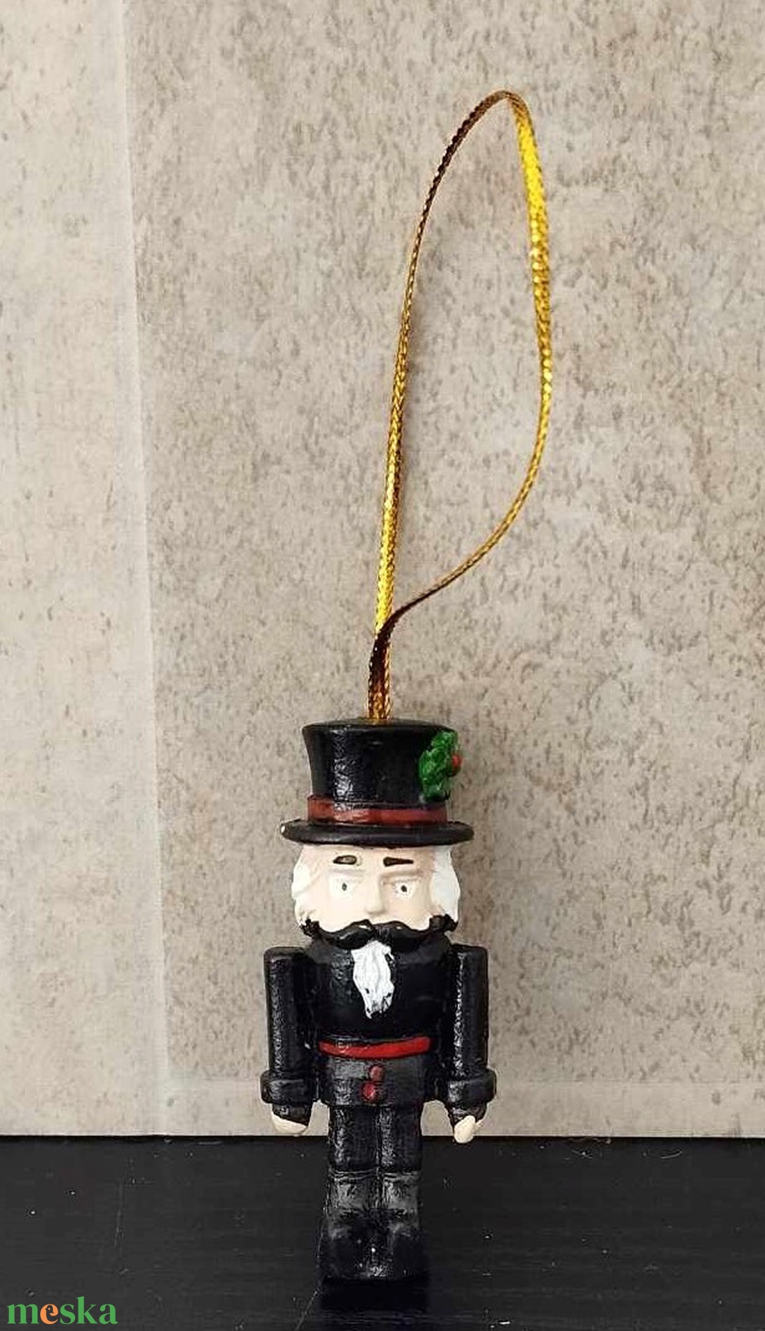 Gárdista, diótörő, polirezin figura, 5cm akasztható vagy öntapadós - kellékek & szerszámok - dekorációs kellékek - egyéb kellékek - Meska.hu
