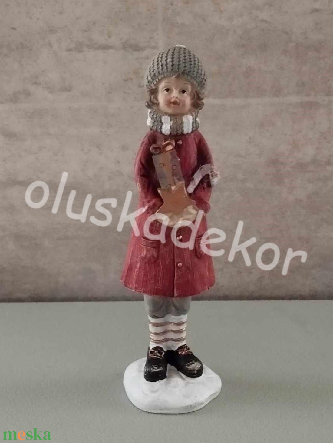 Kislány ajándékkal, vintage karácsonyi figura - kellékek & szerszámok - dekorációs kellékek - figurák - Meska.hu Kislány ajándékkal, vintage karácsonyi figura - kellékek & szerszámok - dekorációs kellékek - figurák - Meska.hu
