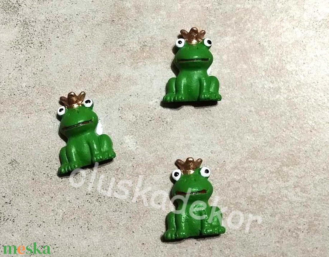 Béka, dagadt madár - tyúk, öntapadós 3,5cm - kellékek & szerszámok - dekorációs kellékek - figurák - Meska.hu Béka, dagadt madár - tyúk, öntapadós 3,5cm - kellékek & szerszámok - dekorációs kellékek - figurák - Meska.hu