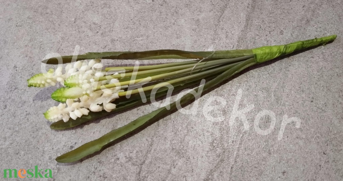 Fürtös gyöngyike virágcsokor, 5 szálas, gumis, 2 színben, 25cm - kellékek & szerszámok - dekorációs kellékek - egyéb kellékek - Meska.hu Fürtös gyöngyike virágcsokor, 5 szálas, gumis, 2 színben, 25cm - kellékek & szerszámok - dekorációs kellékek - egyéb kellékek - Meska.hu