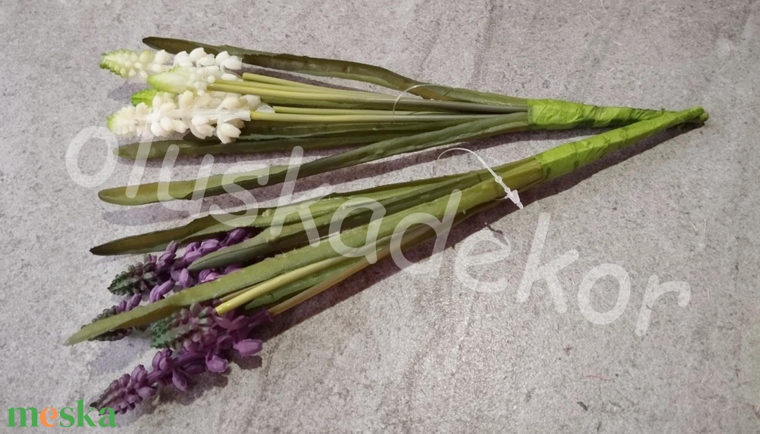Fürtös gyöngyike virágcsokor, 5 szálas, gumis, 2 színben, 25cm - kellékek & szerszámok - dekorációs kellékek - egyéb kellékek - Meska.hu Fürtös gyöngyike virágcsokor, 5 szálas, gumis, 2 színben, 25cm - kellékek & szerszámok - dekorációs kellékek - egyéb kellékek - Meska.hu