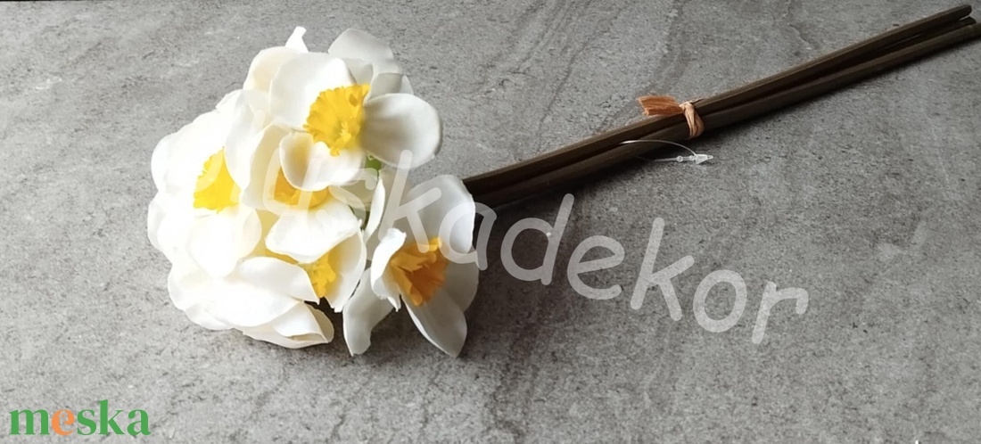 Nárcisz, szálas, selyem dekorációs növény, 4 virágos, 40cm - kellékek & szerszámok - dekorációs kellékek - egyéb kellékek - Meska.hu Nárcisz, szálas, selyem dekorációs növény, 4 virágos, 40cm - kellékek & szerszámok - dekorációs kellékek - egyéb kellékek - Meska.hu