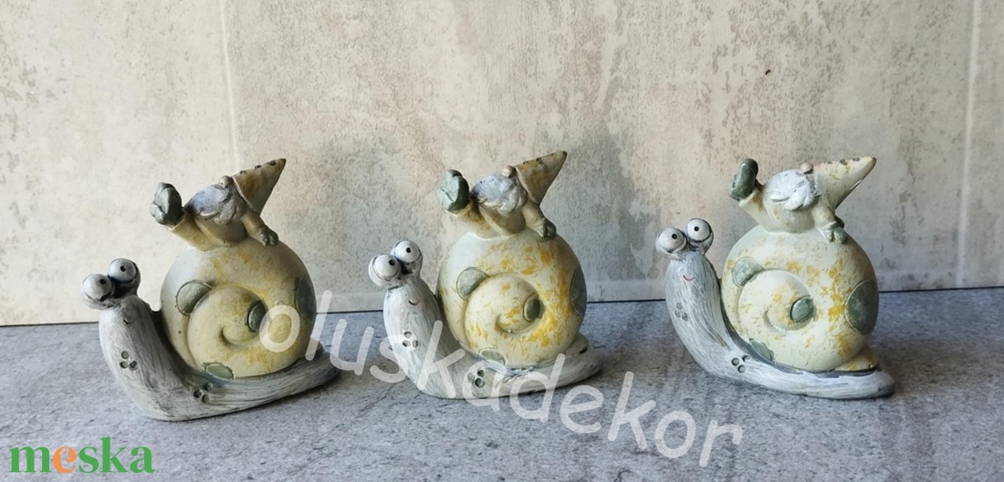 Manó csigán, kerámia tavaszi, nyári figura, 2 féle, 7 x 8 x 3cm - kellékek & szerszámok - dekorációs kellékek - figurák - Meska.hu Manó csigán, kerámia tavaszi, nyári figura, 2 féle, 7 x 8 x 3cm - kellékek & szerszámok - dekorációs kellékek - figurák - Meska.hu
