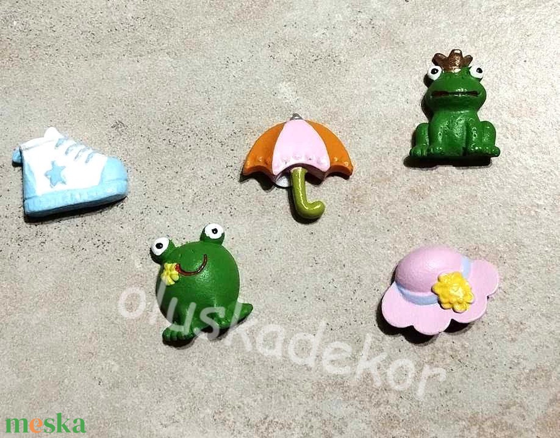 Béka, dagadt madár - tyúk, öntapadós 3,5cm - kellékek & szerszámok - dekorációs kellékek - figurák - Meska.hu Béka, dagadt madár - tyúk, öntapadós 3,5cm - kellékek & szerszámok - dekorációs kellékek - figurák - Meska.hu