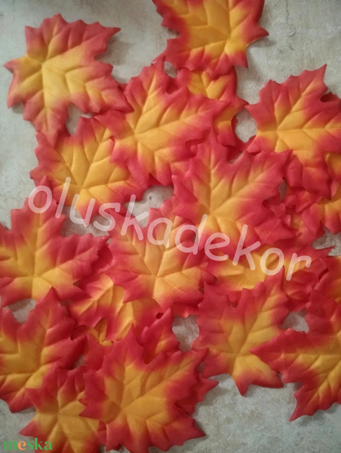 Juharlevél, selyem, őszi, halloweeni dekorációs kiegészítő 2 színben, 9cm - kellékek & szerszámok - dekorációs kellékek - őszi dekor - falevél - Meska.hu