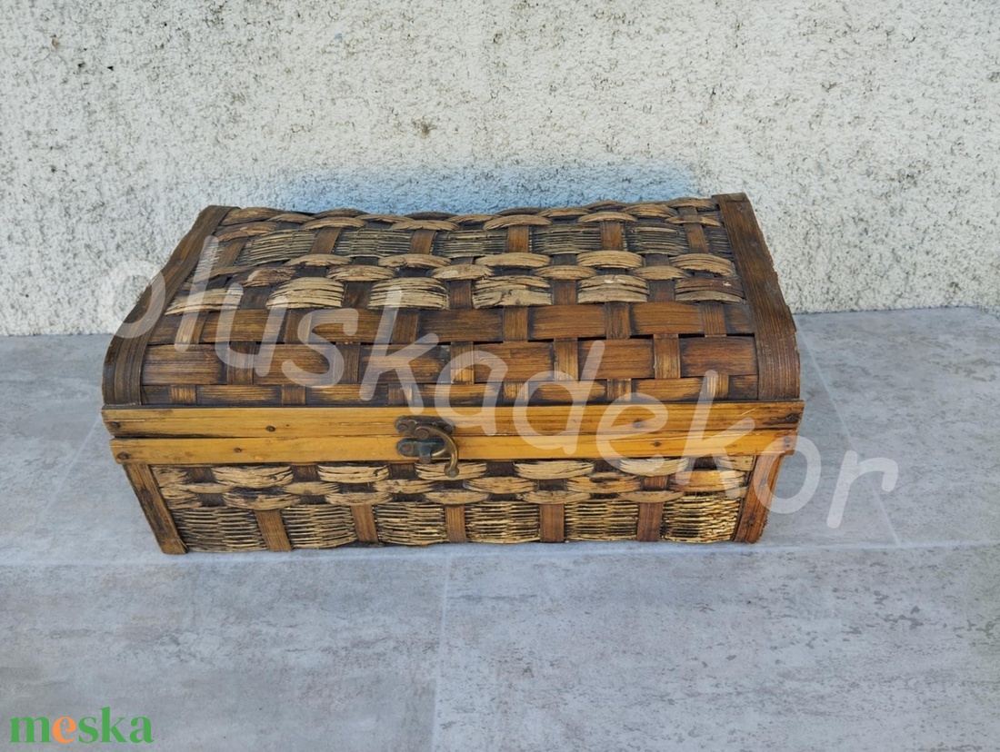 Utazó láda, kincses láda, dekorláda, barna, dekorációs alapanyag, kis méret - kellékek & szerszámok - dekorációs kellékek - koszorú, koszorúalap - Meska.hu Utazó láda, kincses láda, dekorláda, barna, dekorációs alapanyag, kis méret - kellékek & szerszámok - dekorációs kellékek - koszorú, koszorúalap - Meska.hu