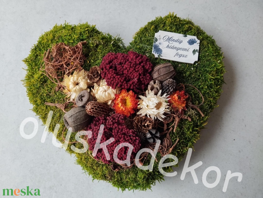 Sírdísz, kegyeletidísz, nagy, szívalakú mohás sírdísz, sírkoszorú, mindenszentek, 28cm - otthon & életmód - vallás - temetkezési tárgy - sírdísz, kegyeleti dísz - Meska.hu Sírdísz, kegyeletidísz, nagy, szívalakú mohás sírdísz, sírkoszorú, mindenszentek, 28cm - otthon & életmód - vallás - temetkezési tárgy - sírdísz, kegyeleti dísz - Meska.hu