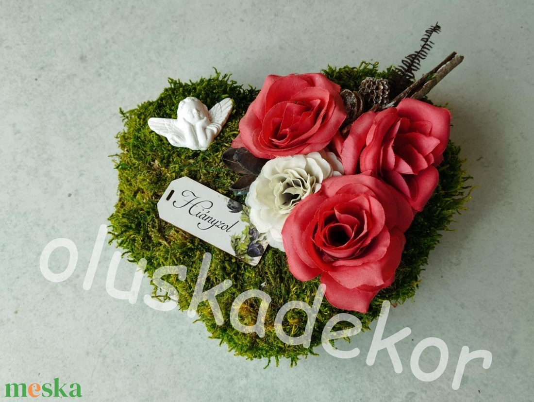 Szívalakú mohás sírdísz, sírkoszorú, mindenszentek, halottak napja, 17cm - otthon & életmód - vallás - temetkezési tárgy - sírdísz, kegyeleti dísz - Meska.hu Szívalakú mohás sírdísz, sírkoszorú, mindenszentek, halottak napja, 17cm - otthon & életmód - vallás - temetkezési tárgy - sírdísz, kegyeleti dísz - Meska.hu