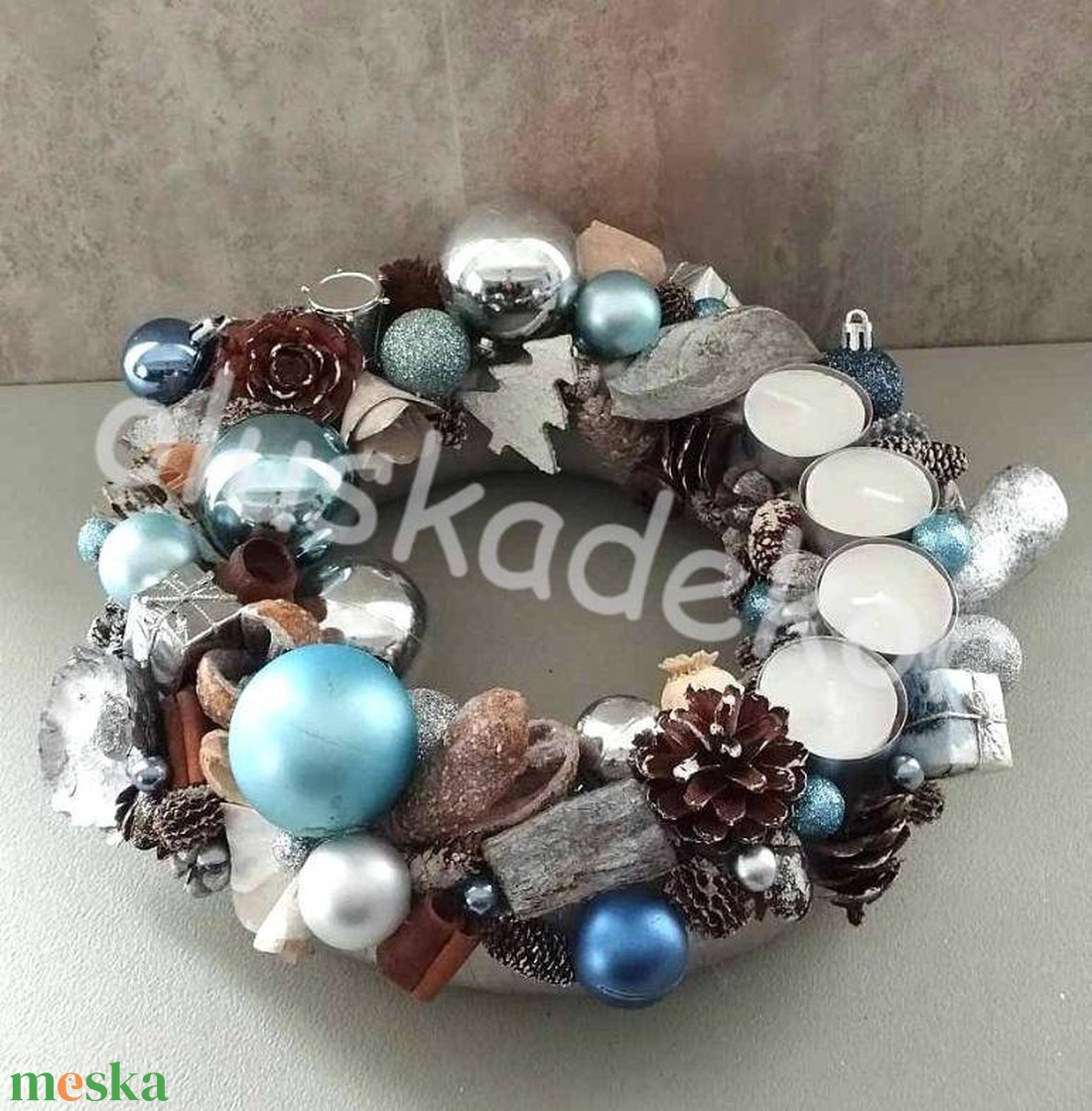 Adventi, karácsonyi jeges varázs asztaldísz, koszorú, 25cm - karácsony - karácsonyi lakásdekoráció - ünnepi asztaldekoráció - Meska.hu