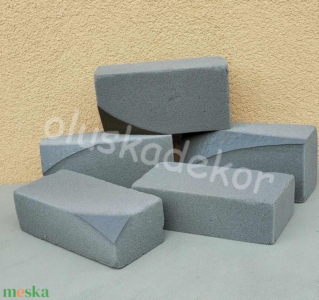 Tűzőhab, oázis, száraz, II.oszt. - kellékek & szerszámok - dekorációs kellékek - egyéb kellékek - Meska.hu