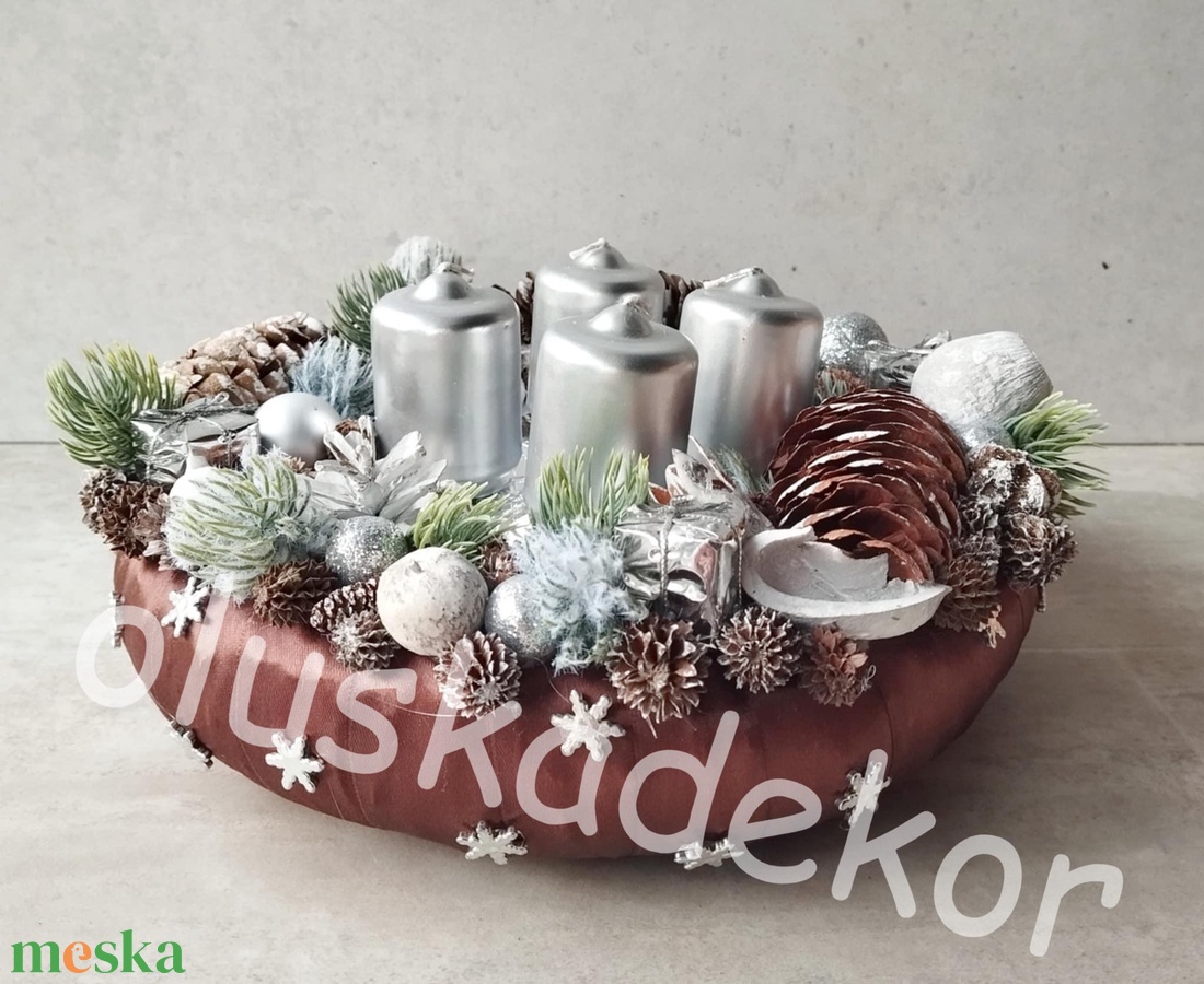 Adventi asztaldísz, natúr, ezüst, havas, koszorú, home dekoráció, 25cm - karácsony - adventi díszek - adventi asztaldísz - Meska.hu