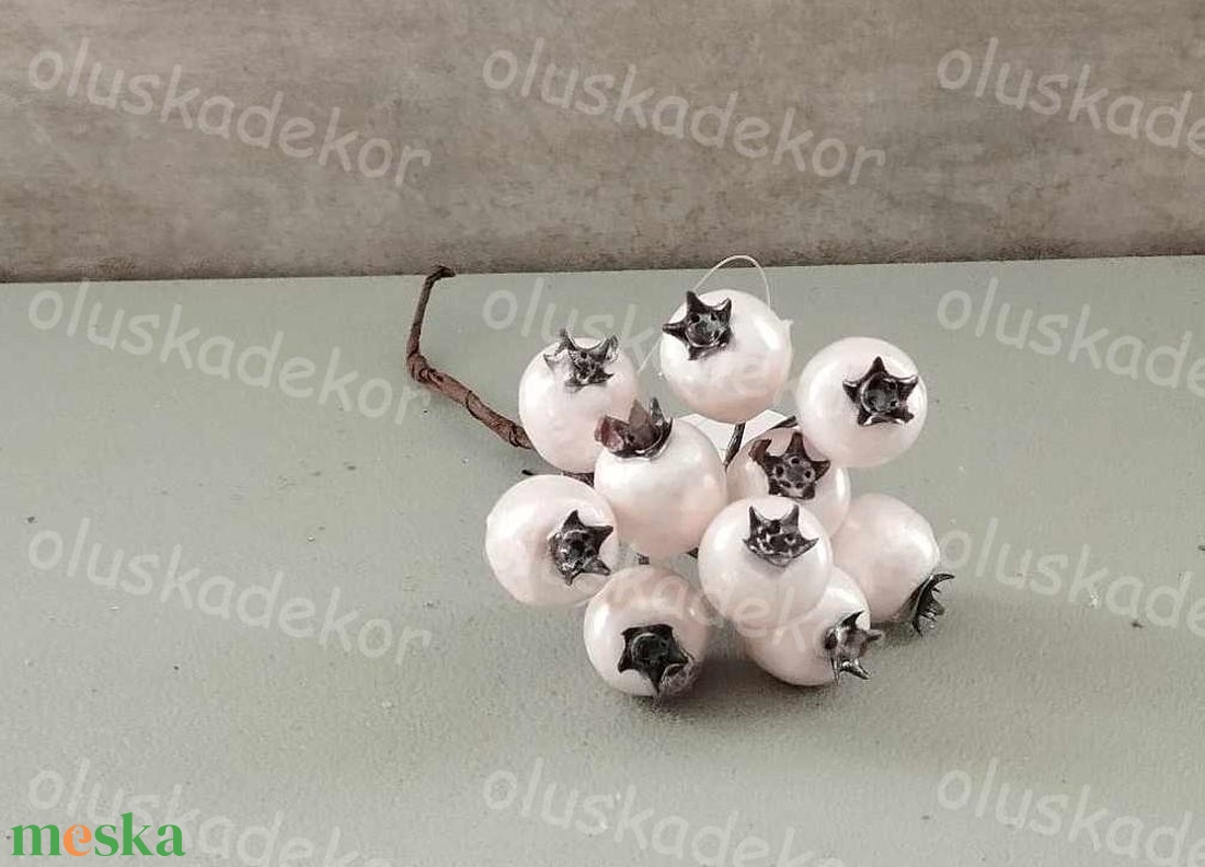 Csipkebogyó pick, 18cm, 10 db csipkebogyóval, karácsonyi dekorációs műnövény 3 színben - karácsony - karácsonyi lakásdekoráció - karácsonyi lakásdíszek - Meska.hu