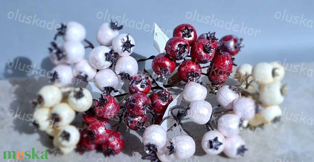 Csipkebogyó pick, 18cm, 10 db csipkebogyóval, karácsonyi dekorációs műnövény 3 színben - karácsony - karácsonyi lakásdekoráció - karácsonyi lakásdíszek - Meska.hu