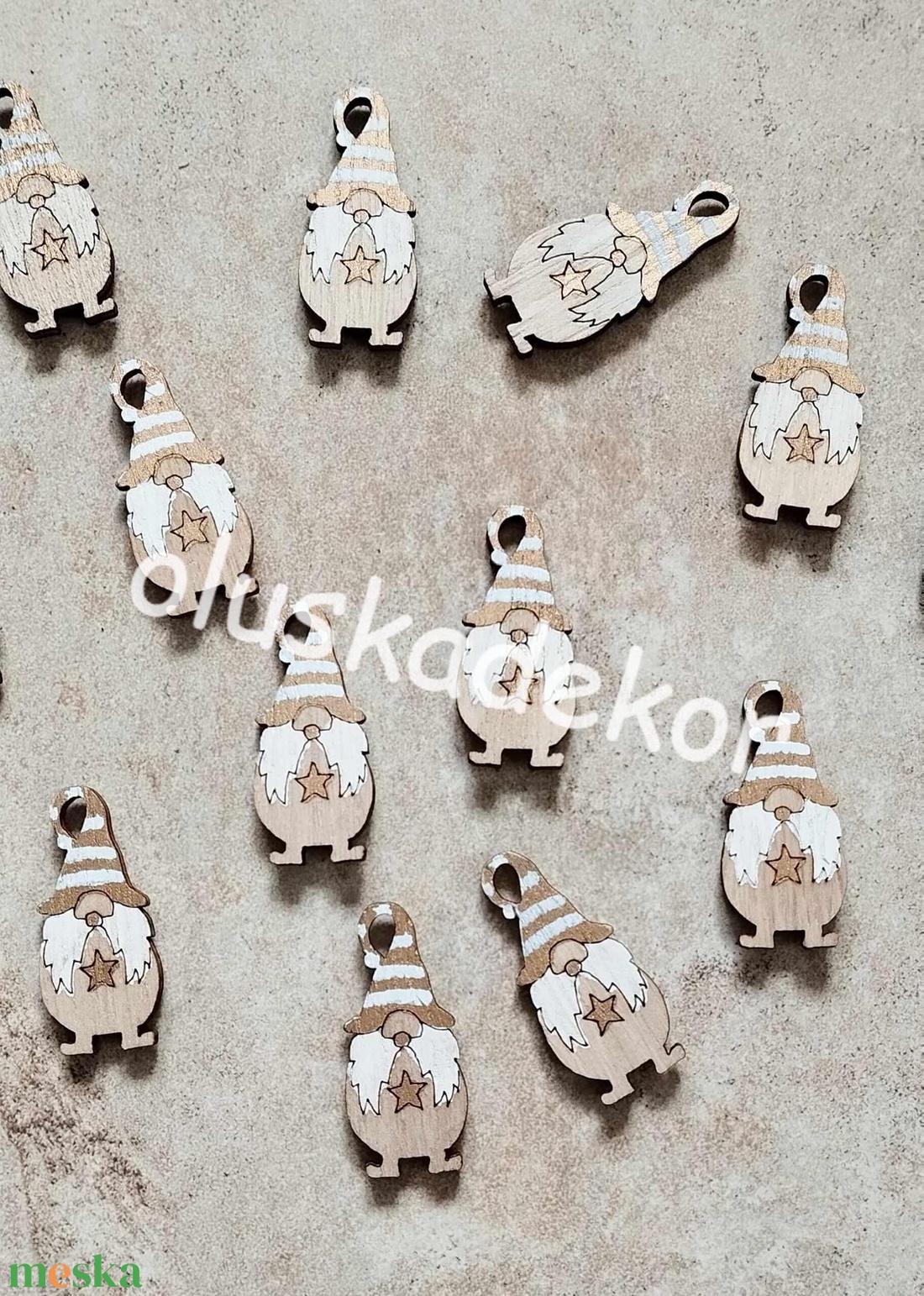 Orrmanó, arany pöttyös vagy csíkossapkás, öntapadós, karácsonyi lézervágott, fa dekorációs kiegészítő - karácsony - karácsonyi lakásdekoráció - karácsonyi lakásdíszek - Meska.hu