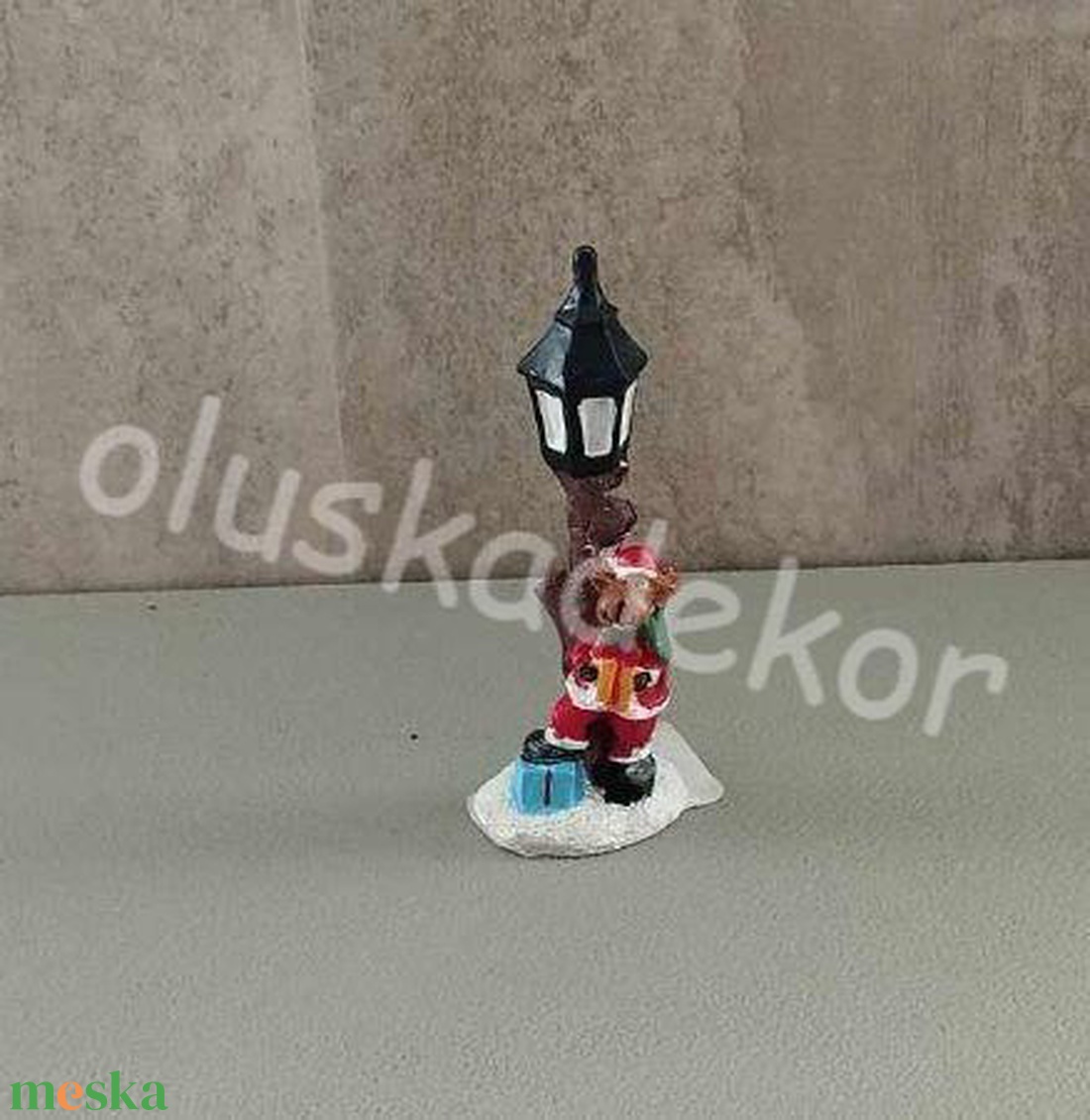 Téli falu, téli jelenet, rénszarvas, réni kandeláberrel - 9x3cm - karácsony - karácsonyi lakásdekoráció - karácsonyi lakásdíszek - Meska.hu