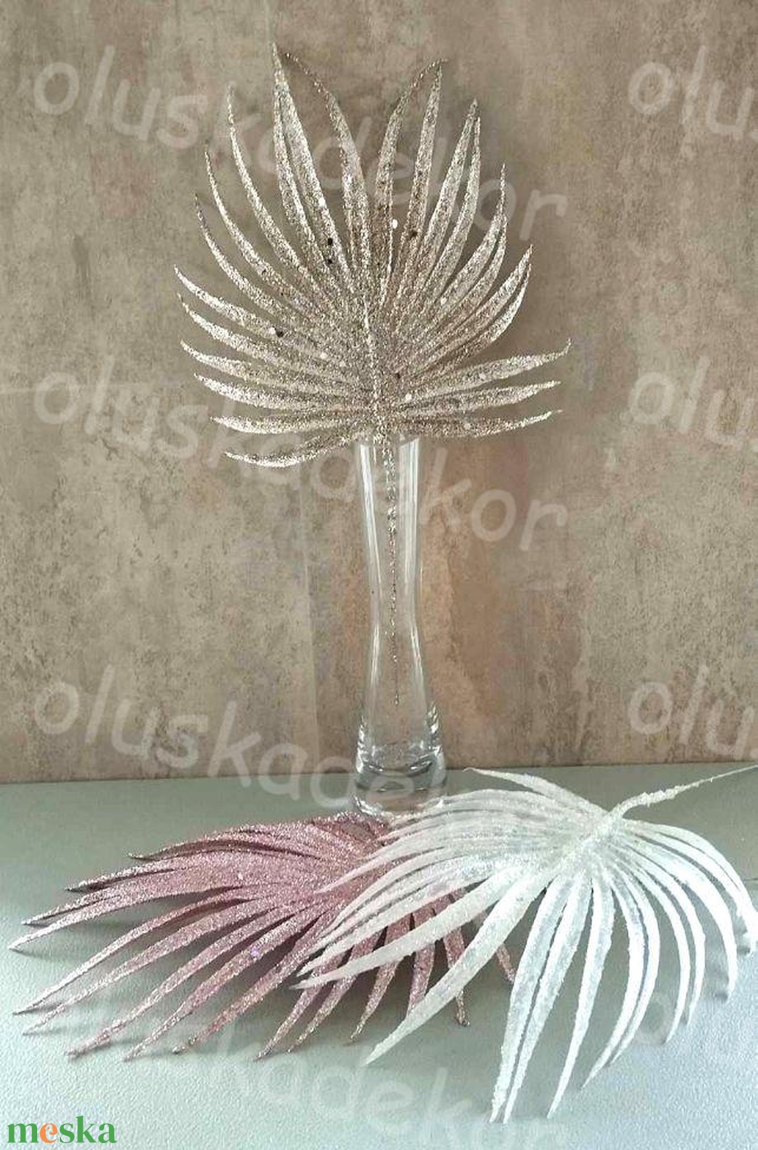 Pálmalevél, glitteres, esküvői, karácsonyi, adventi dekorációs alapanyag, műnövény, 30cm - kellékek & szerszámok - dekorációs kellékek - egyéb kellékek - Meska.hu