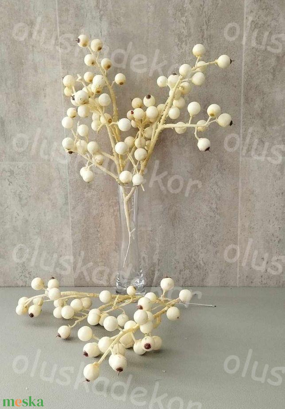 Bogyós ág, törtfehér színben, nyári, őszi, karácsonyi dekorációs mű növény, 30cm - kellékek & szerszámok - dekorációs kellékek - egyéb kellékek - Meska.hu