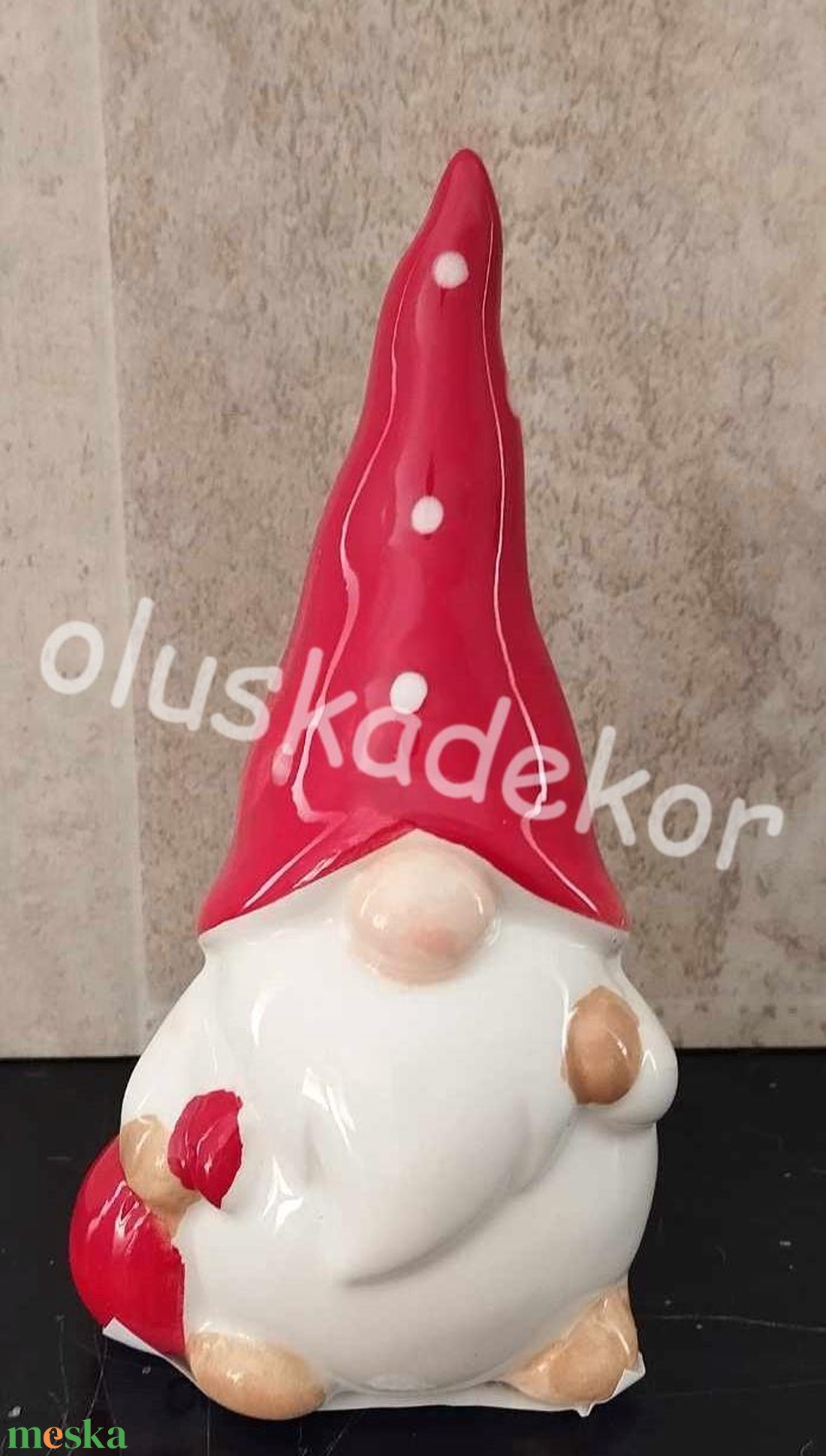 Manó, orrmanó, porcelán dekorációs figura, karácsonyi dekor termék, piros sapis, 11cm - kellékek & szerszámok - dekorációs kellékek - egyéb kellékek - Meska.hu