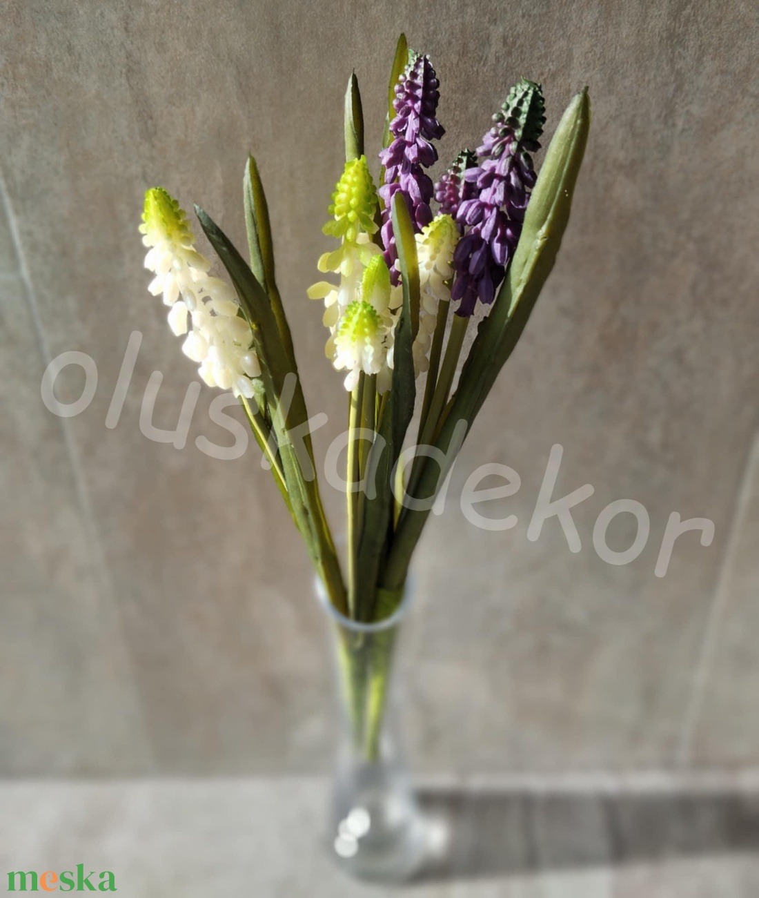 Muscari csokor, Fürtös gyöngyike virágcsokor, fehér, lila, gumi dekorációs művirág - kellékek & szerszámok - dekorációs kellékek - egyéb kellékek - Meska.hu