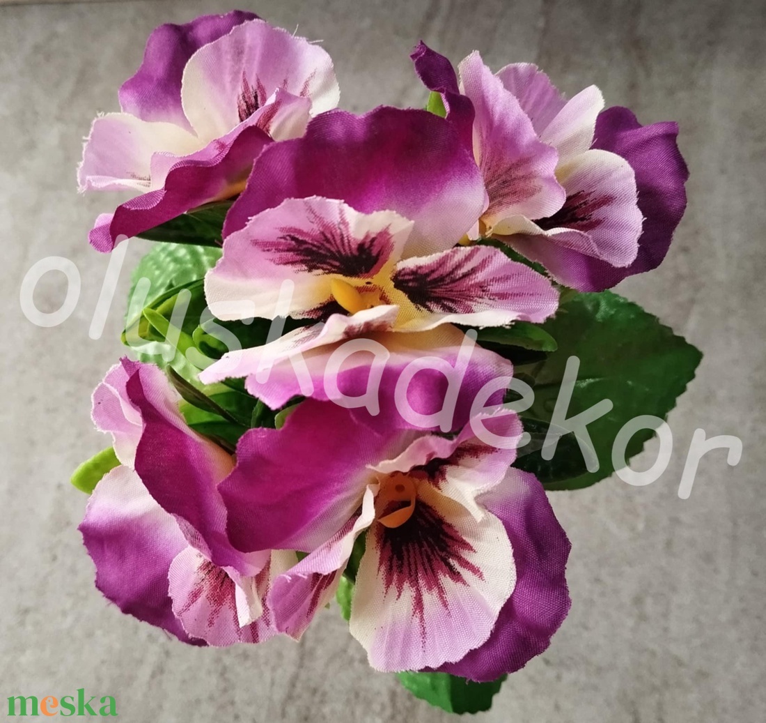 Árvácska, lila selyem dekorációs művirág, virágcsokor levelekkel, 24cm - kellékek & szerszámok - dekorációs kellékek - egyéb kellékek - Meska.hu
