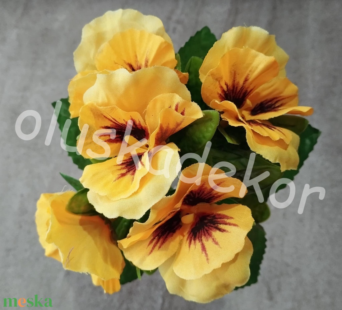 Árvácska, sárga selyem dekorációs művirág, virágcsokor levelekkel, 24cm - kellékek & szerszámok - dekorációs kellékek - egyéb kellékek - Meska.hu