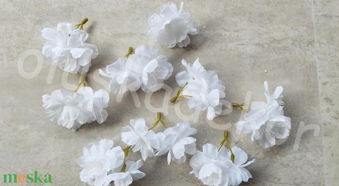 Mini virágfej, 2 virágfej, selyemvirág dekorációs alapanyag, 4 - 5cm - kellékek & szerszámok - dekorációs kellékek - virágfej - Meska.hu