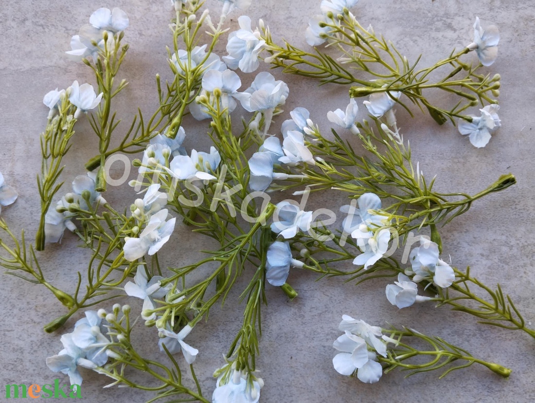 Virágos díszítőág levelekkel, dekorációs műnövény, rózsaszín, fehér, kék színben, 8cm - kellékek & szerszámok - dekorációs kellékek - egyéb kellékek - Meska.hu