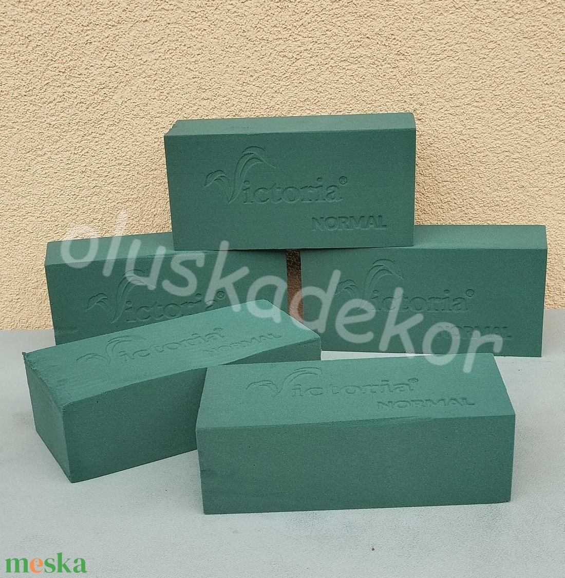 Viktoria tűzőhab, oázis, vizes, dekorációs alapanyag, 23cmx11cmx7,5cm - kellékek & szerszámok - dekorációs kellékek - egyéb kellékek - Meska.hu