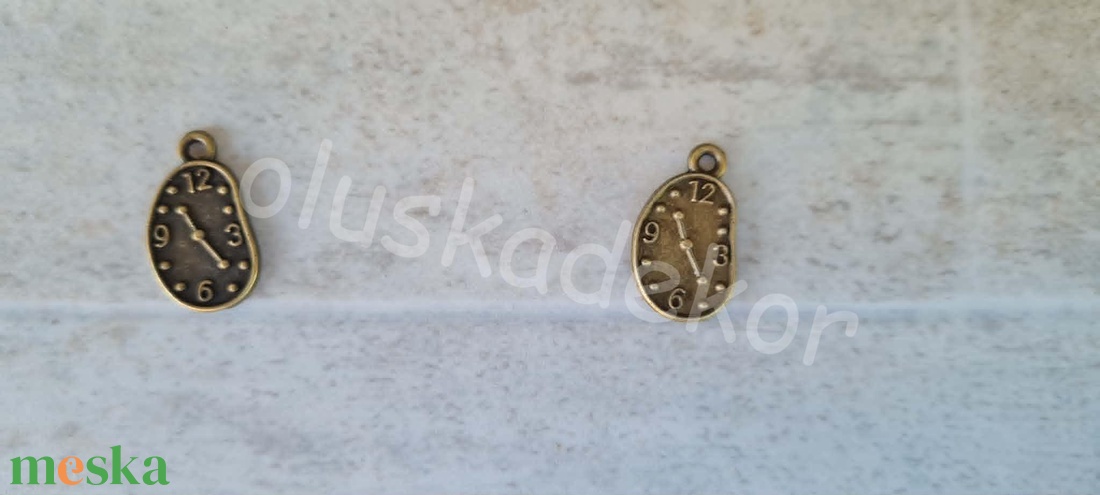Falióra, elfojt óra, medál, vintage, antik hatású fém dekorációs kiegészítő, 17mmx22mm - kellékek & szerszámok - dekorációs kellékek - egyéb kellékek - Meska.hu