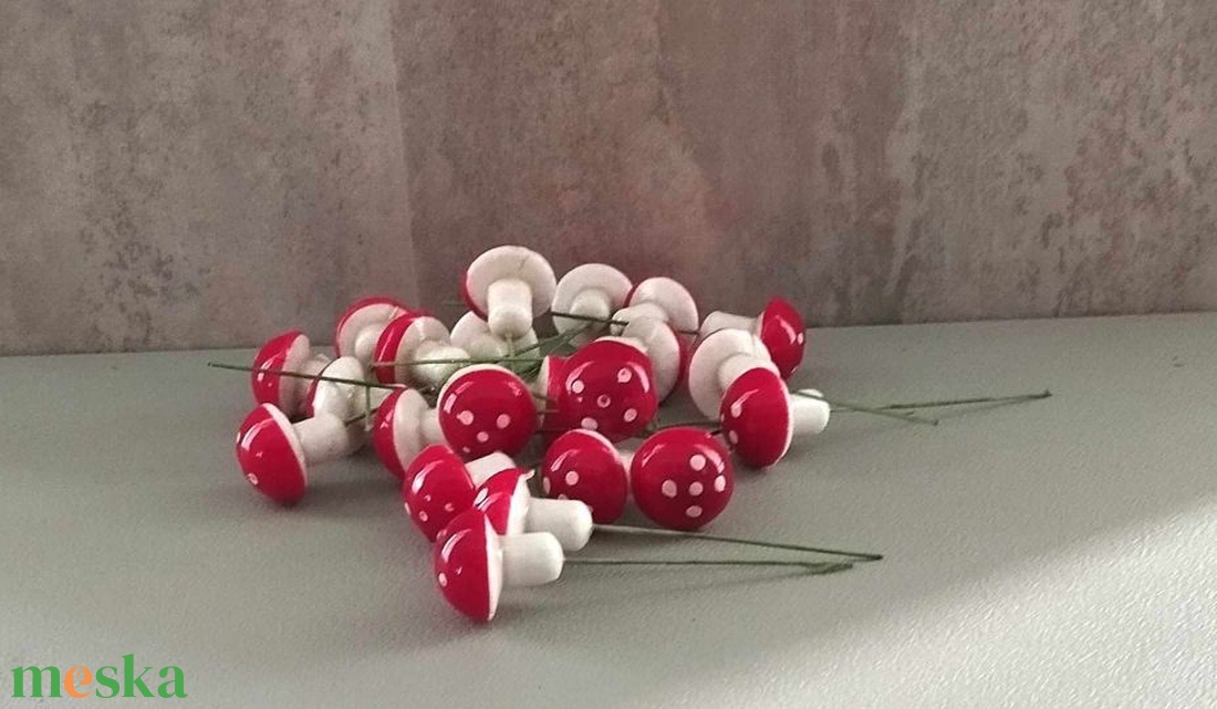 Gomba, mini, piros pöttyös, tündérkert őszi, hobby, kreatív, dekoráció 2,5cm - kellékek & szerszámok - dekorációs kellékek - figurák - Meska.hu