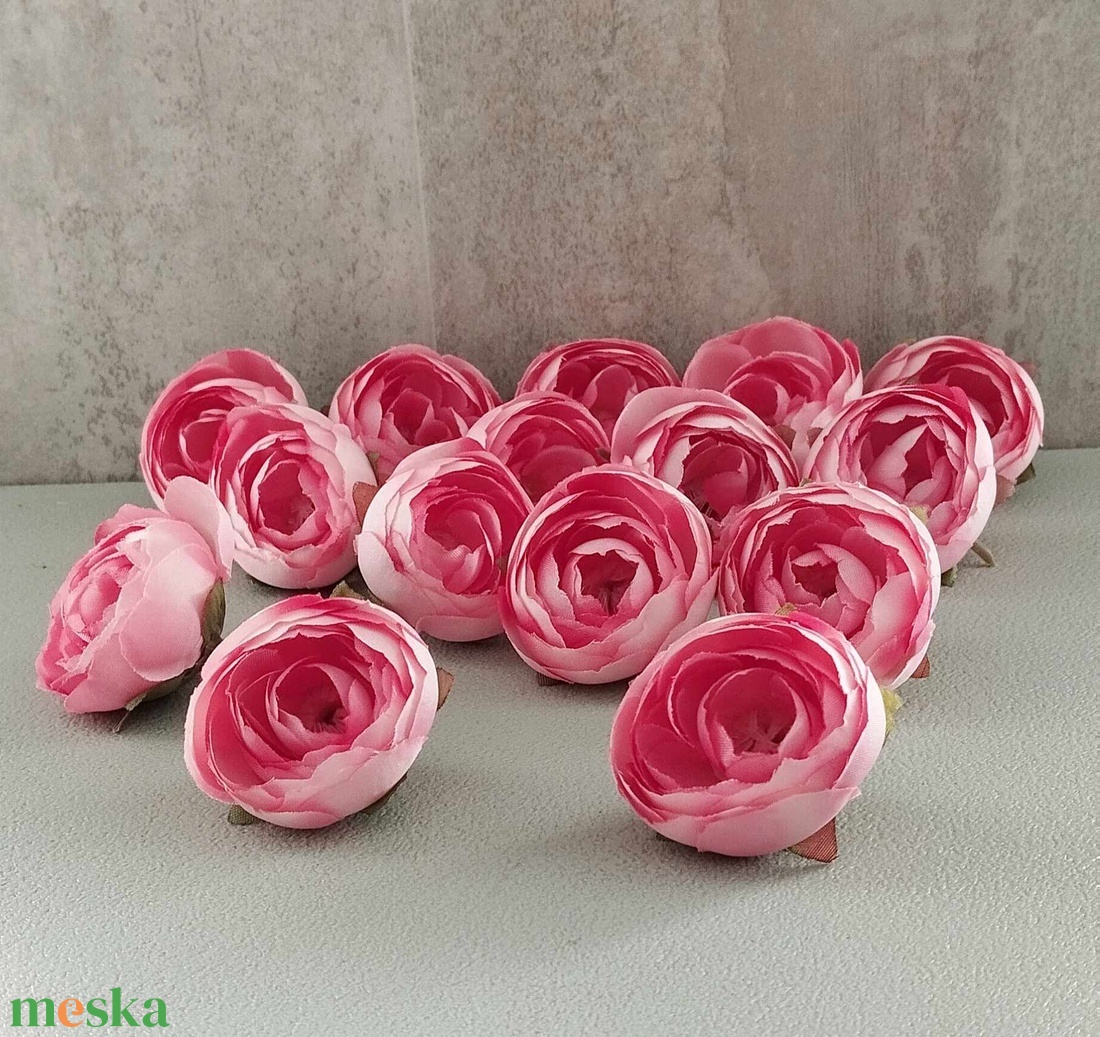 Ranunculus, boglárka, selyem virágfej, dekorációs alapanyag, 5cm - kellékek & szerszámok - dekorációs kellékek - virágfej - Meska.hu