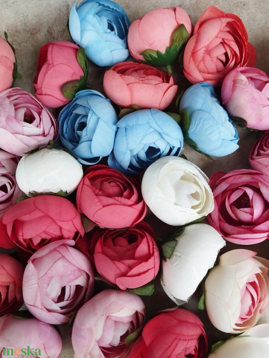 Boglárka, Ranunculus selyem virágfej, dekorációs termék, 6 cm - kellékek & szerszámok - dekorációs kellékek - virágfej - Meska.hu