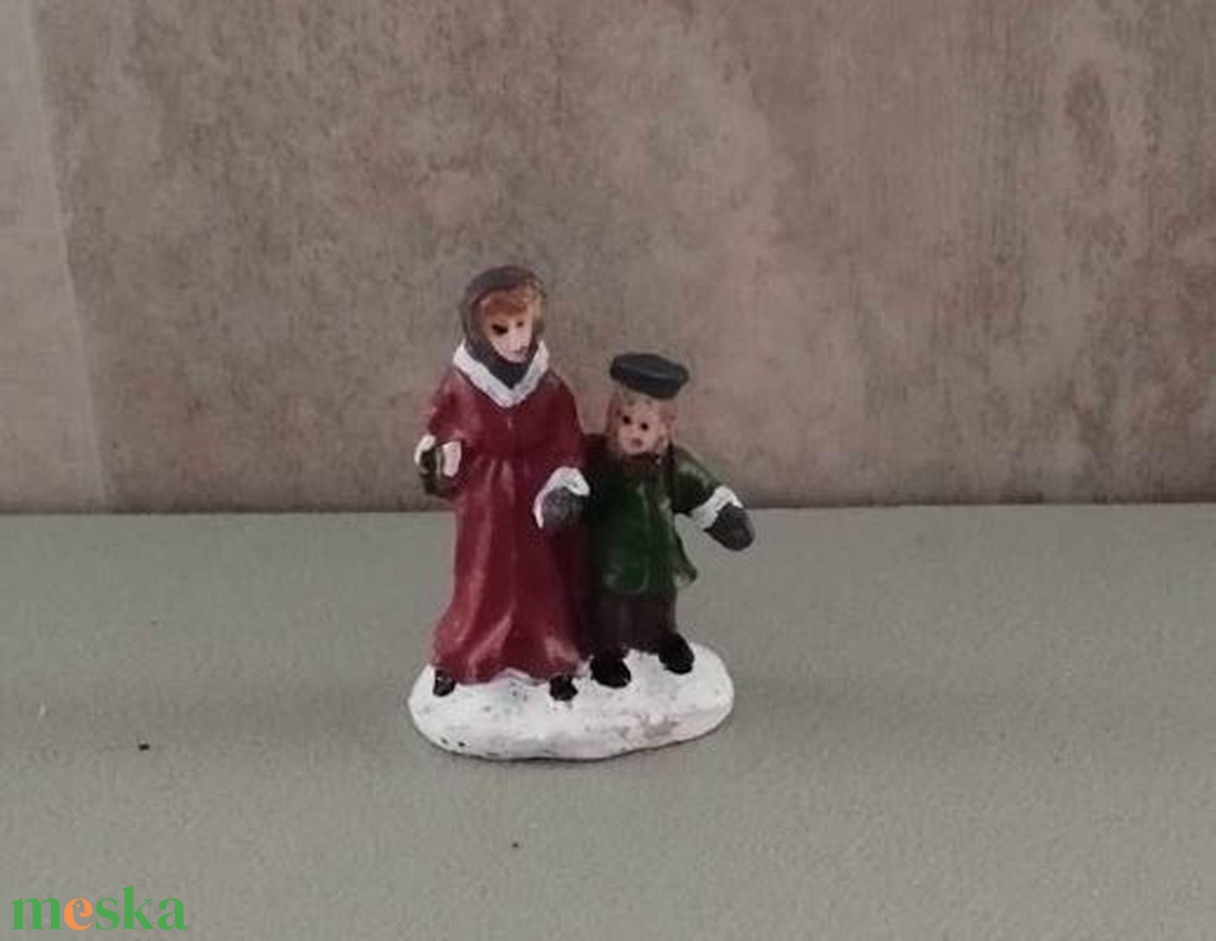 Téli falu, téli jelenet, éjféli miséről - 5,5x3cm - kellékek & szerszámok - dekorációs kellékek - figurák - Meska.hu