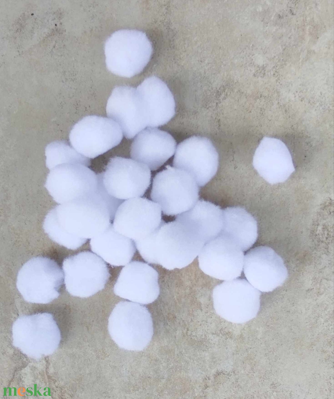 Pompon, hógolyó, fehér, 3 cm 15db/cs. - kellékek & szerszámok - dekorációs kellékek - figurák - Meska.hu