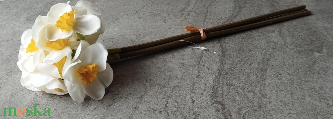 Nárcisz, szálas, selyem dekorációs növény, 4 virágos, 40cm - kellékek & szerszámok - dekorációs kellékek - egyéb kellékek - Meska.hu