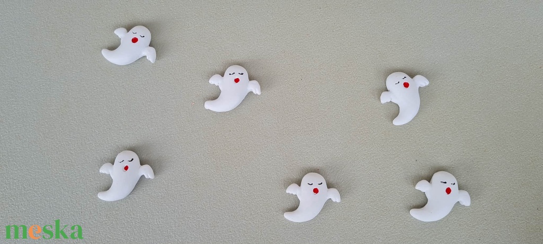 Szellem, öntapadós, halloweeni, őszi, dekorációs, figura, 3,4x3,4cm - kellékek & szerszámok - dekorációs kellékek - figurák - Meska.hu