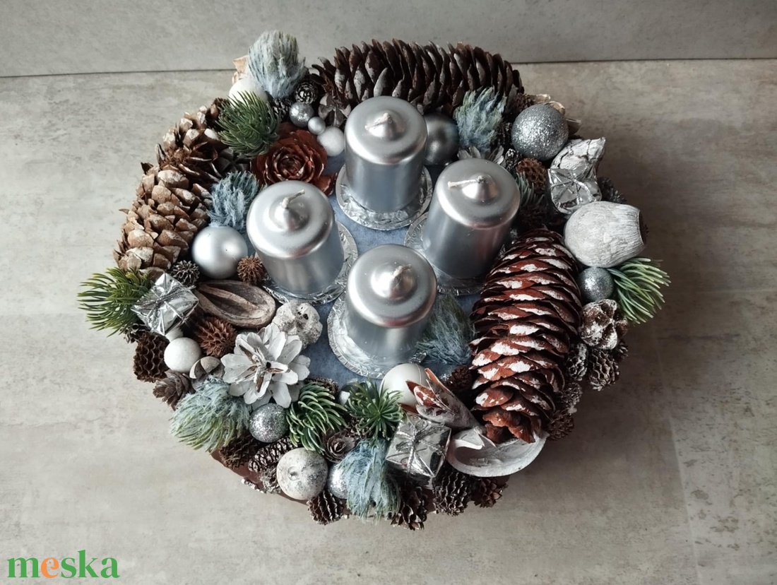 Adventi, karácsonyi jeges varázs asztaldísz, koszorú, 25cm - karácsony - karácsonyi lakásdekoráció - ünnepi asztaldekoráció - Meska.hu