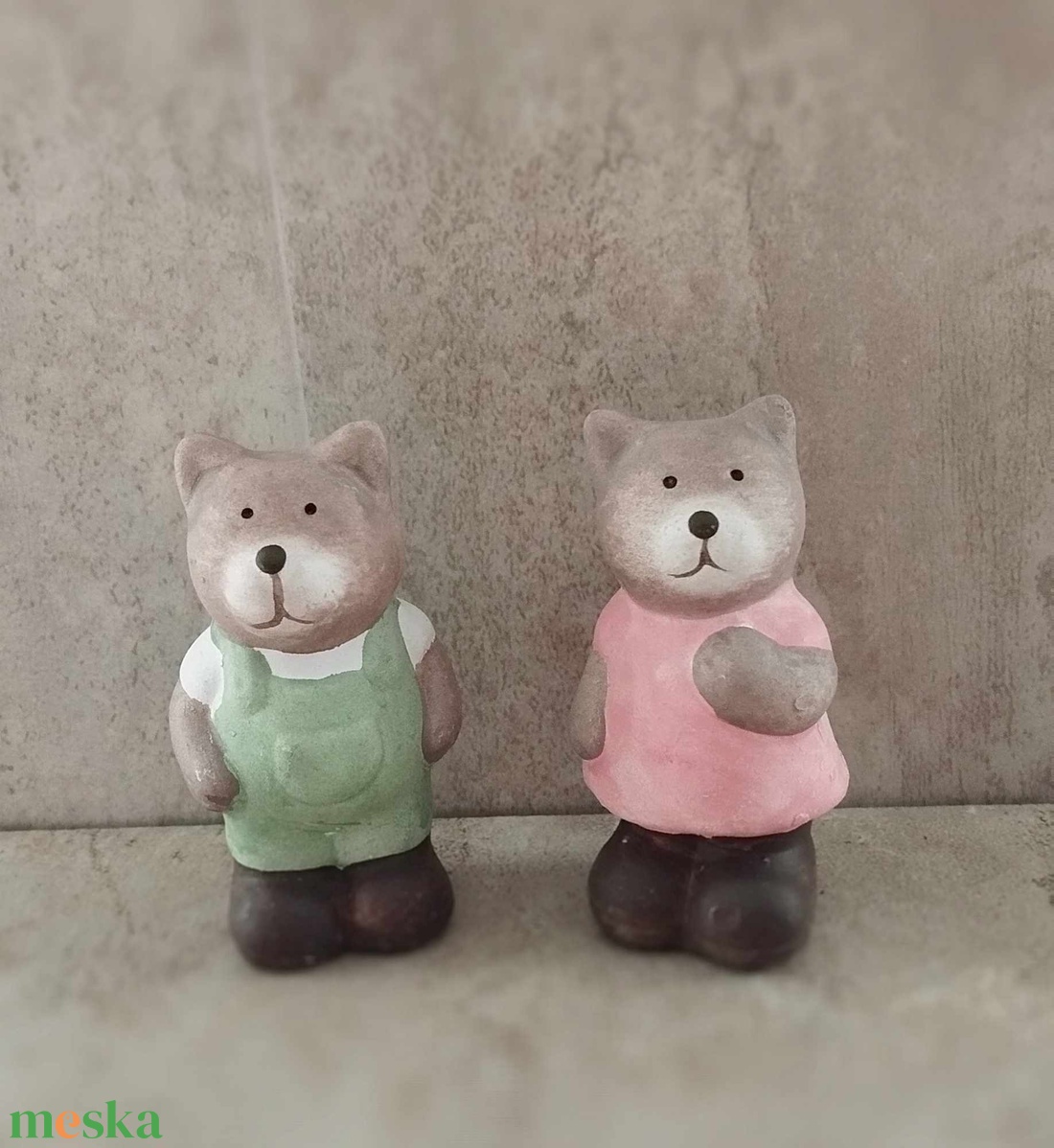 Maci, cica, béka, nyári, tavaszi dekorációs kiegészítő, kerámia figura, fiú, lány változatban, 8 cm - kellékek & szerszámok - dekorációs kellékek - figurák - Meska.hu