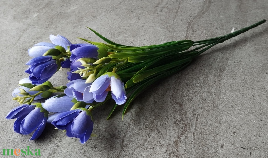 Crocus, Krókusz tavaszi, selyem dekorációs virágcsokor, 35cm - kellékek & szerszámok - dekorációs kellékek - egyéb kellékek - Meska.hu