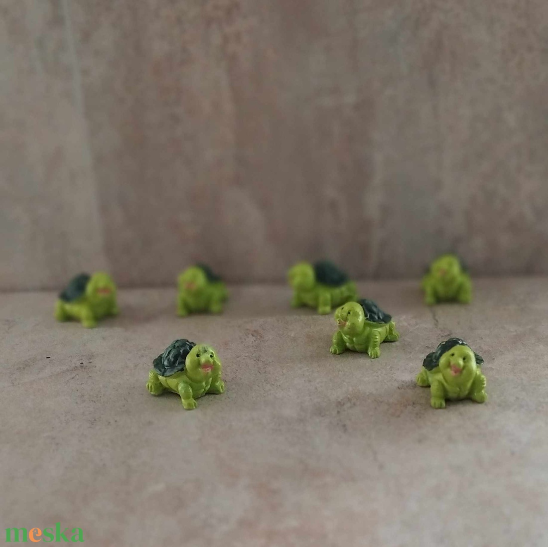 Teknősbéka, tavaszi, nyári poly dekorációs figura, 2,3 x 3,5cm - kellékek & szerszámok - dekorációs kellékek - figurák - Meska.hu