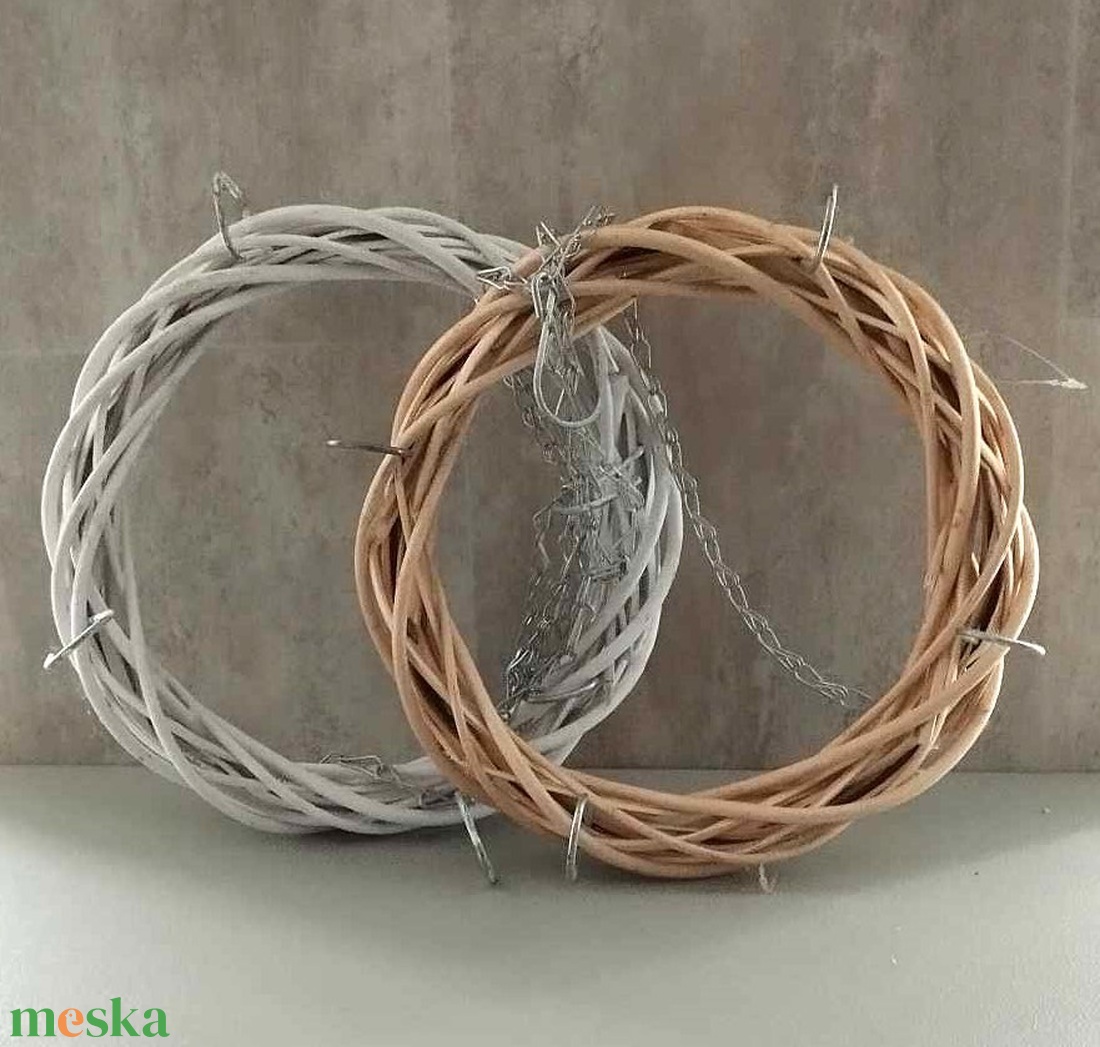 Fűz koszorúalap, vessző koszorúalap, akasztós, fehér, natúr, dekorációs alapanyag, 25cm - kellékek & szerszámok - dekorációs kellékek - koszorú, koszorúalap - Meska.hu