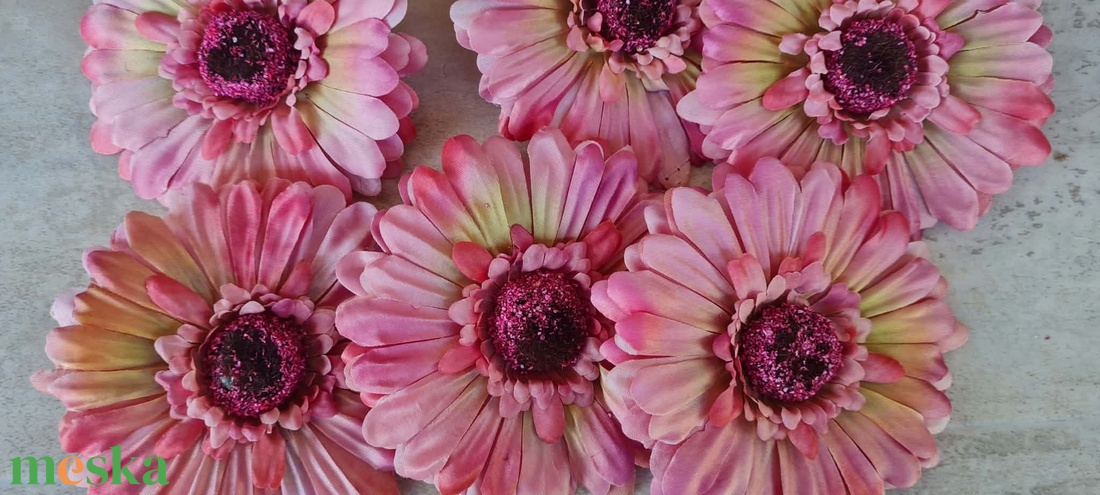 Gerbera selyem virágfej, művirág, dekorációs alapanyag, 12cm - kellékek & szerszámok - dekorációs kellékek - virágfej - Meska.hu